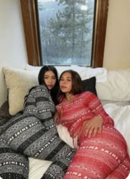 Kim k and sophie rain - AI Character